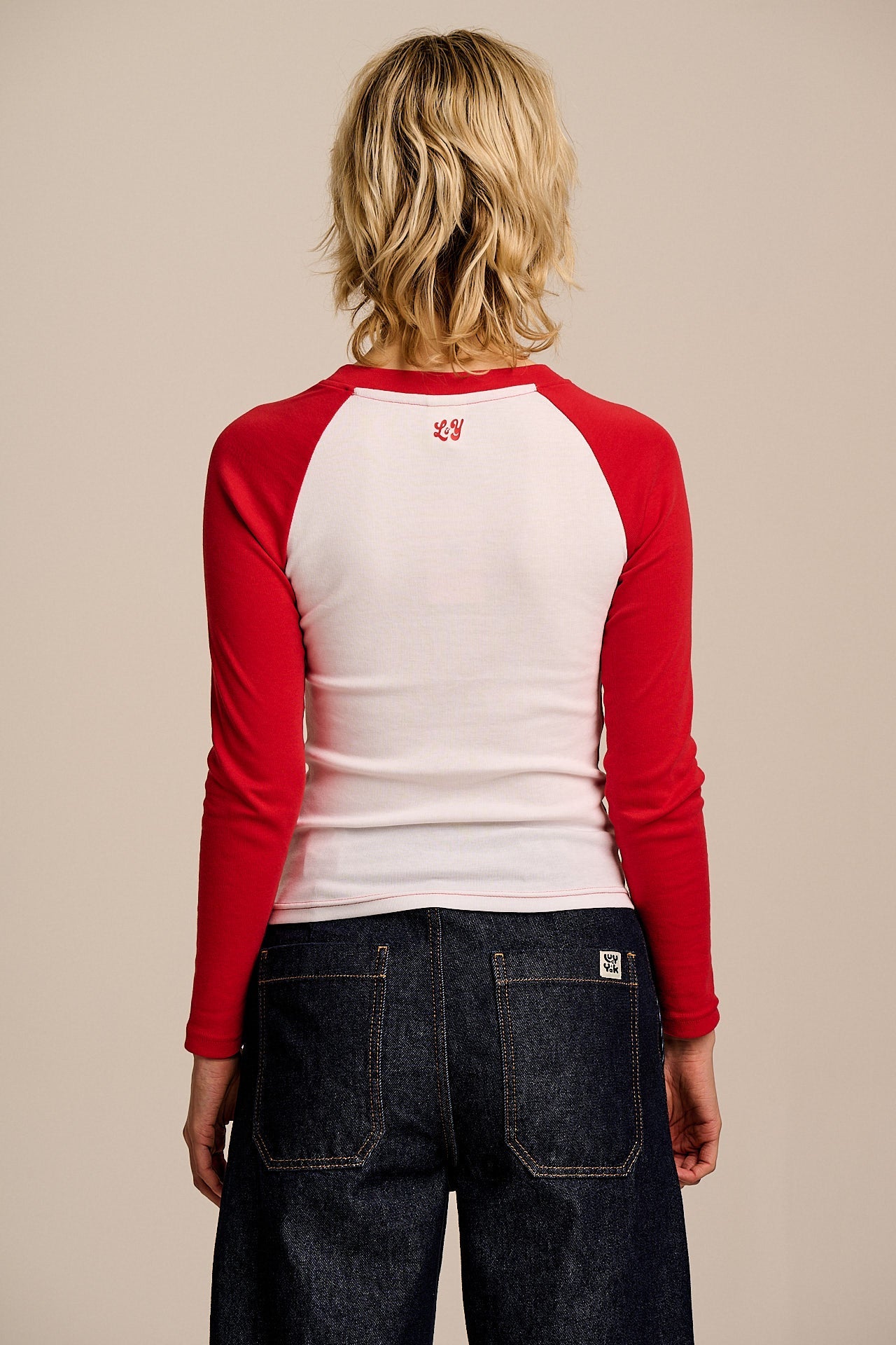 Avi - Long Sleeve Raglan Top in Red & White