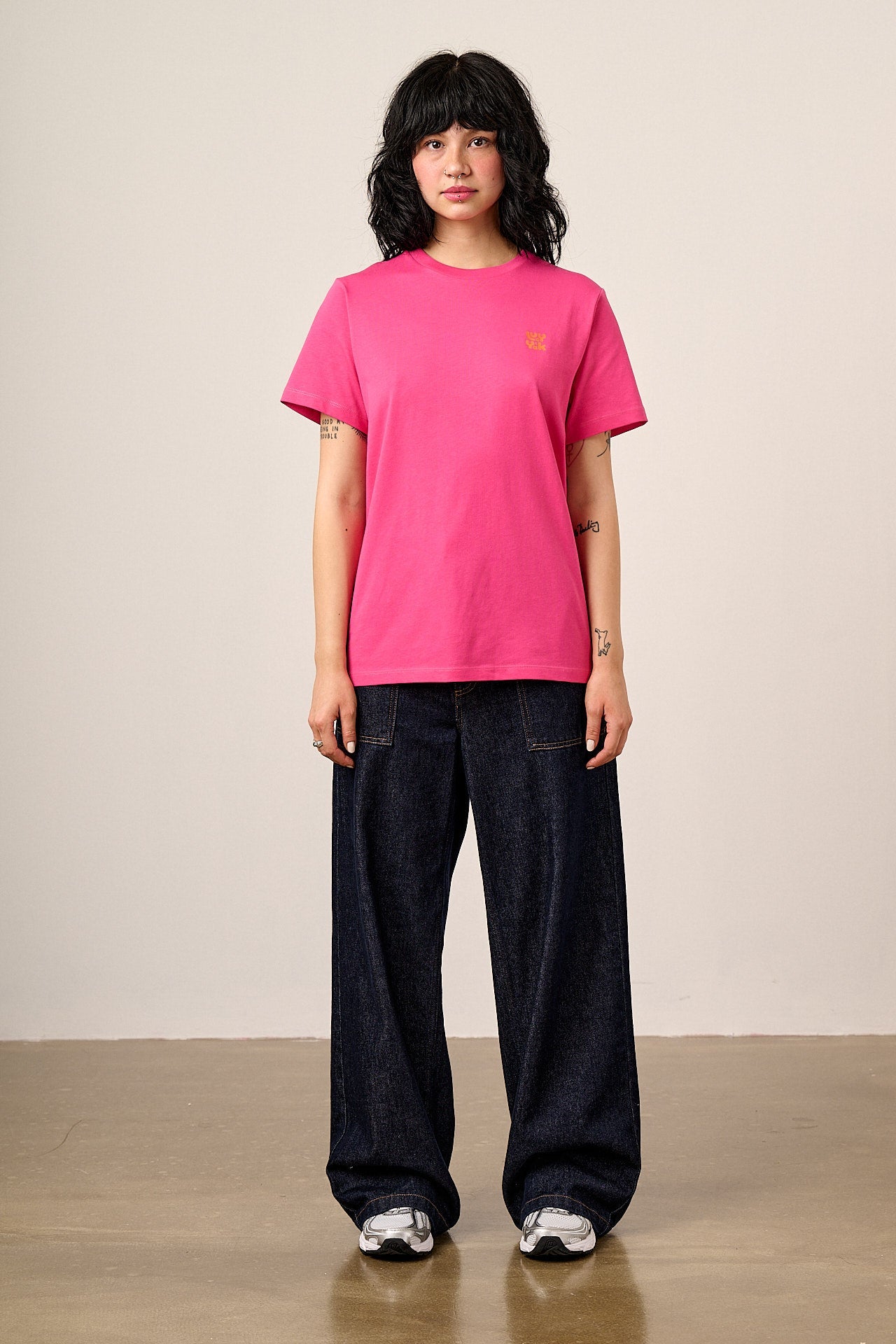 Denver - Cotton T-Shirt in Beetroot Pink