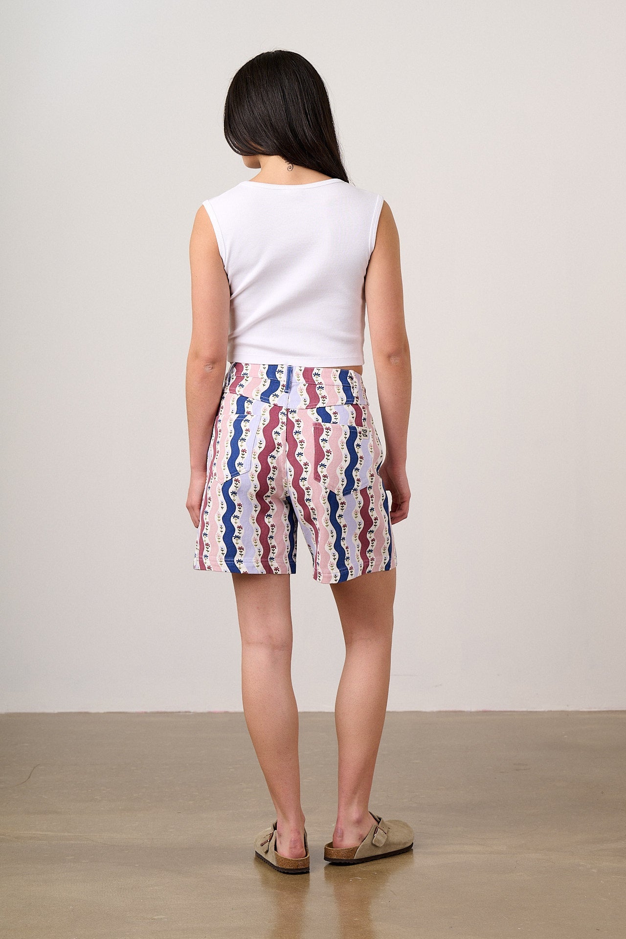 Lexi - High Waist Cotton Shorts in Wavy Floral Stripe