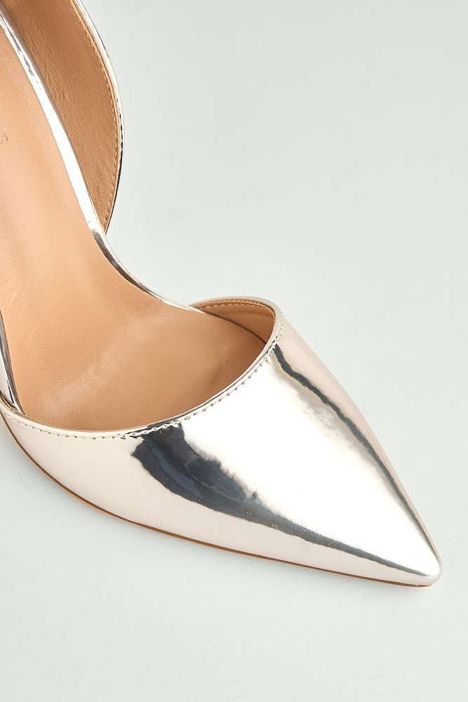 Milaya Cut-out Side Pointed Toe Court Shoes in Silver Metallic