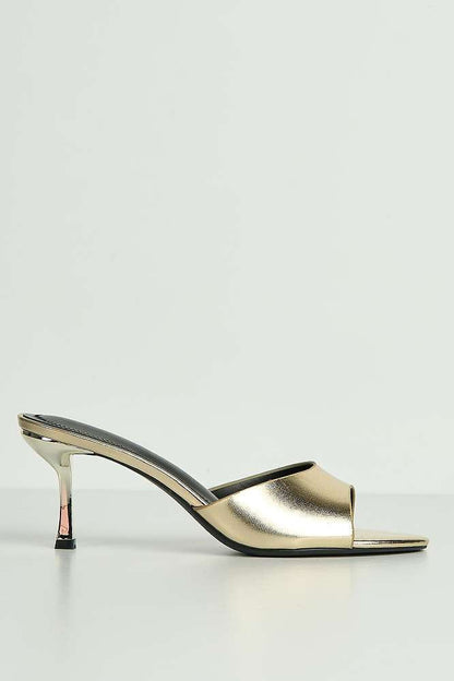 Diara Plain Band Low Heeled Mules in Gold