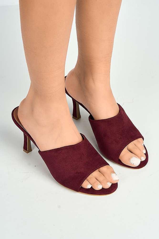 Giselle Peeptoe Plain Band Heeled Mules in Wine
