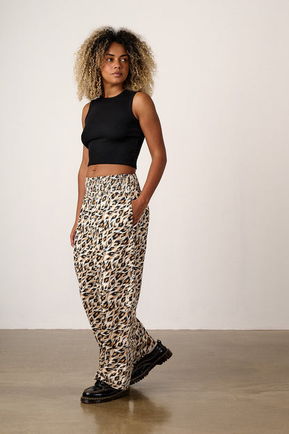 Alex - Wide Leg Cotton Trousers in Leo Swirl