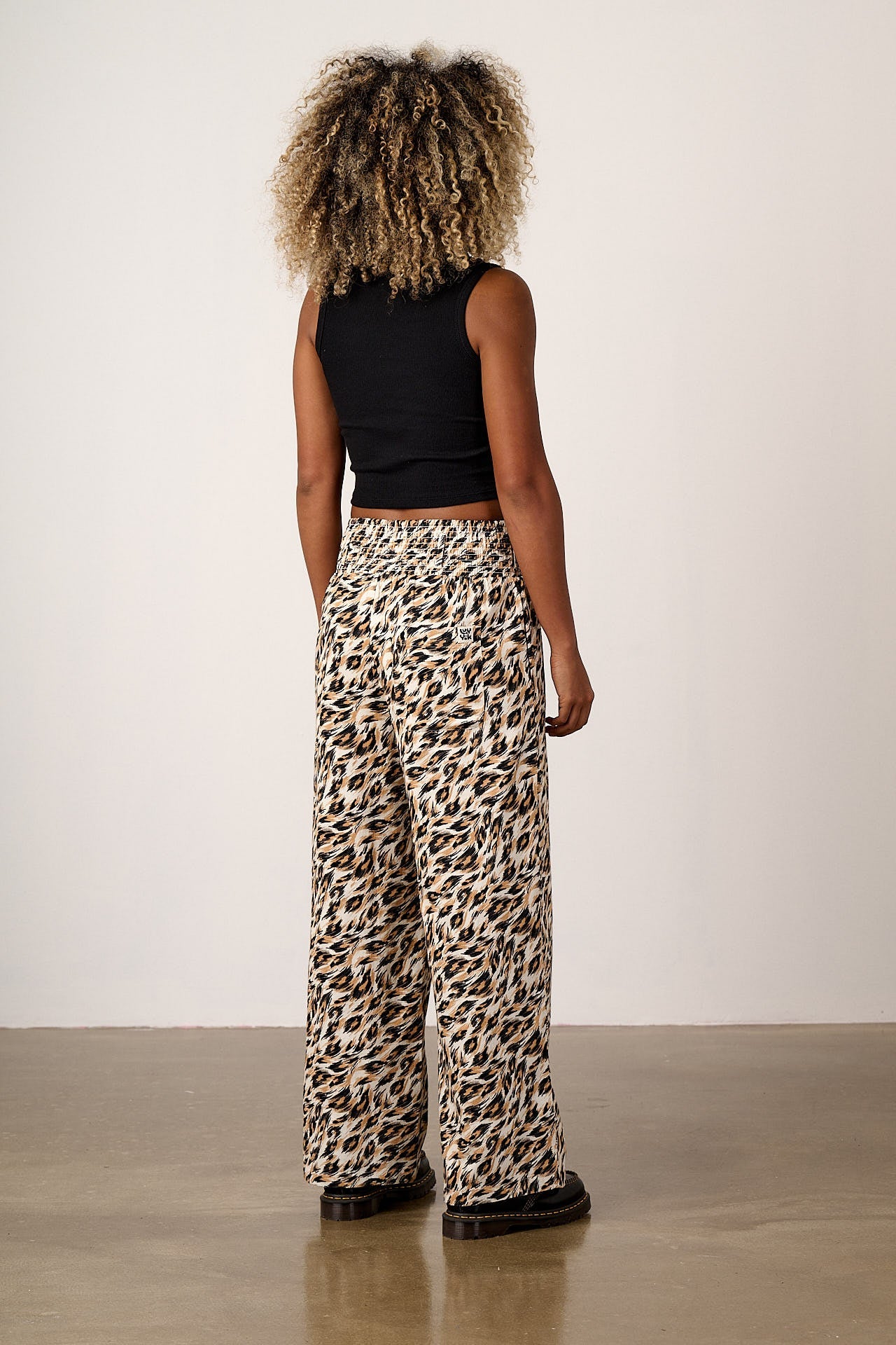 Alex - Wide Leg Cotton Trousers in Leo Swirl