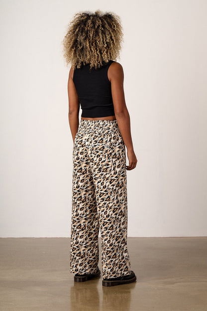 Alex - Wide Leg Cotton Trousers in Leo Swirl
