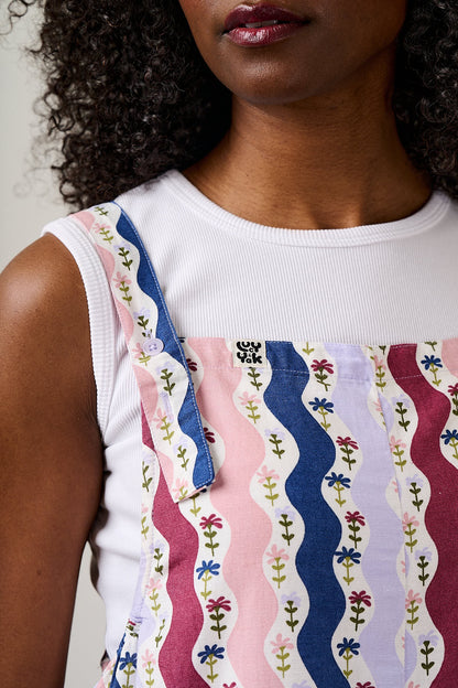 Alya - Viscose Dungarees Short in Wavy Floral Stripe