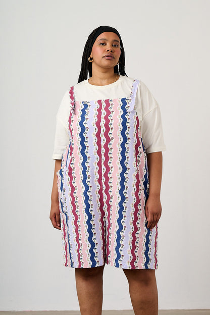 Alya - Viscose Dungarees Short in Wavy Floral Stripe