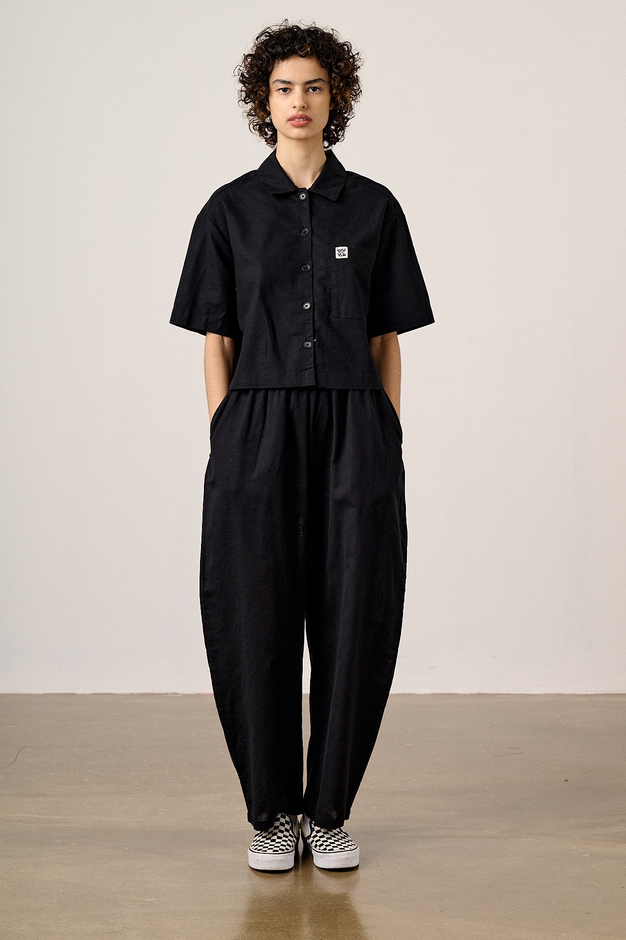 Archer - Cotton & Linen Shirt in Black