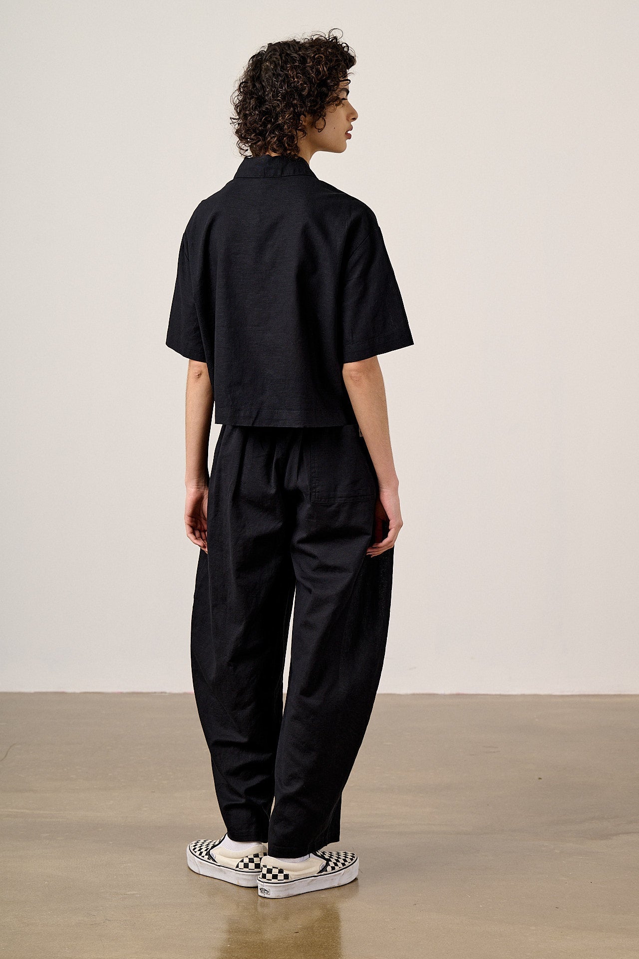 Archer - Cotton & Linen Shirt in Black