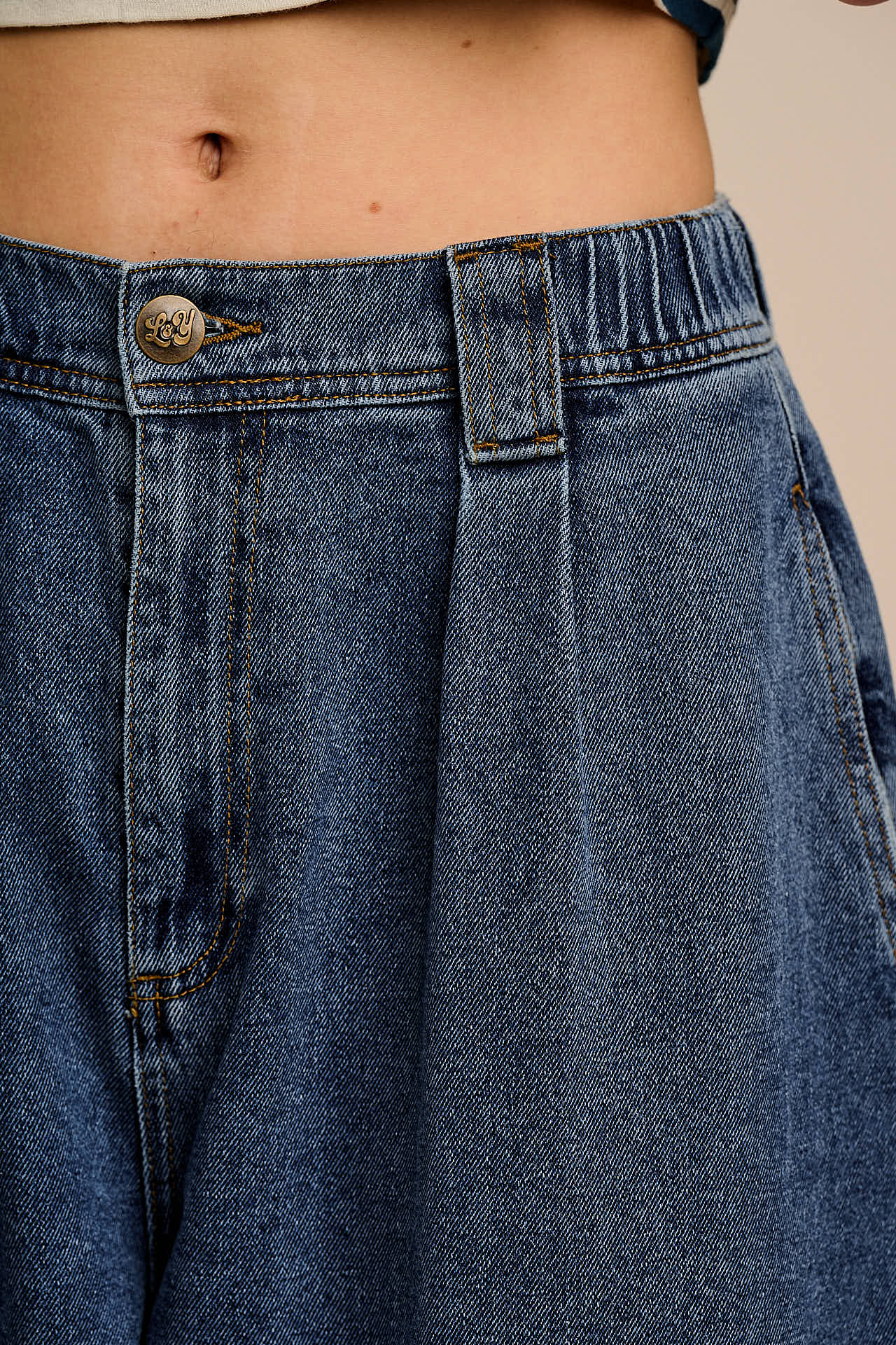 Ashby - Denim Barrel Leg Jeans in Mid Wash