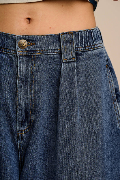 Ashby - Denim Barrel Leg Jeans in Mid Wash
