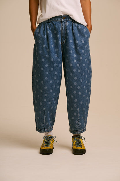 IMPERFECT - Ashby - Denim Barrel Leg Trousers in Midwash Polka Dot