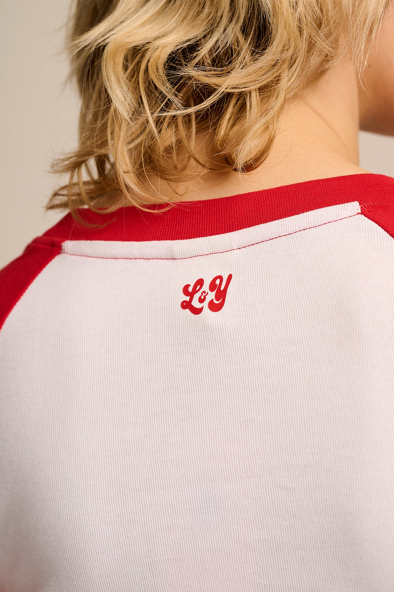 Avi - Long Sleeve Raglan Top in Red & White