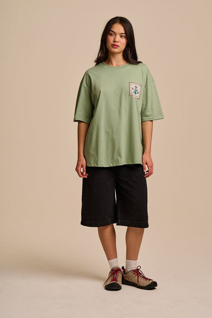 Benny - Oversized Cotton T-Shirt in Green Walled Blooms