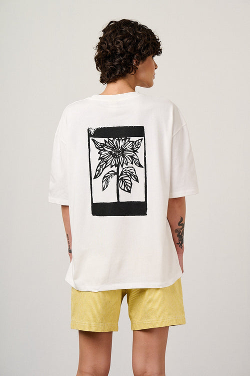 Benny - Oversized Cotton T-Shirt in White Sunflower Print