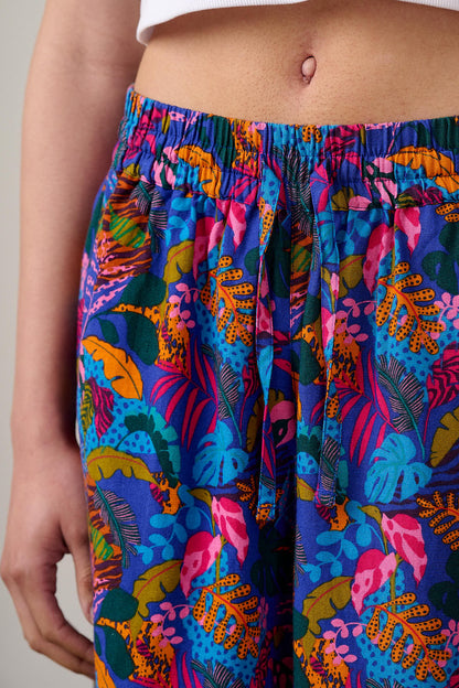 Carlos - Viscose Shorts in Wild Expression Print
