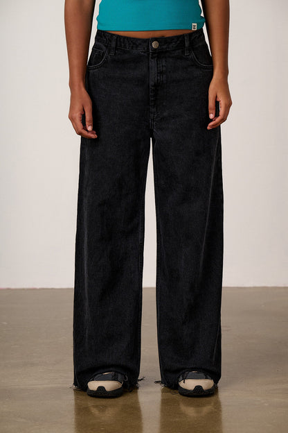 Carter - High Waisted Denim Jeans in Washed Black