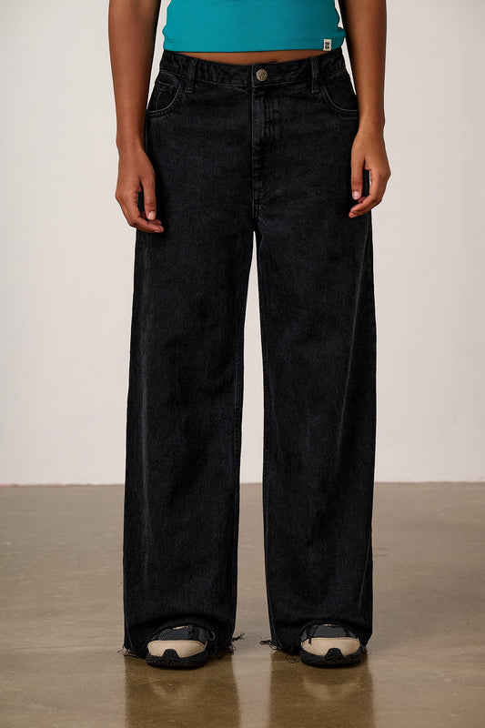 Carter - High Waisted Denim Jeans in Washed Black
