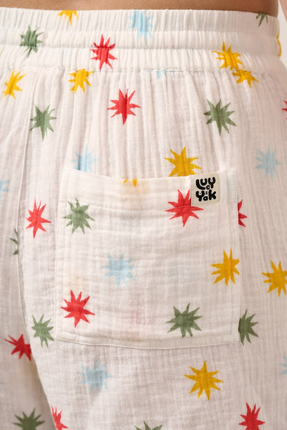 Charlie - Cotton Shorts in Ecru Cosmic Folk Stars