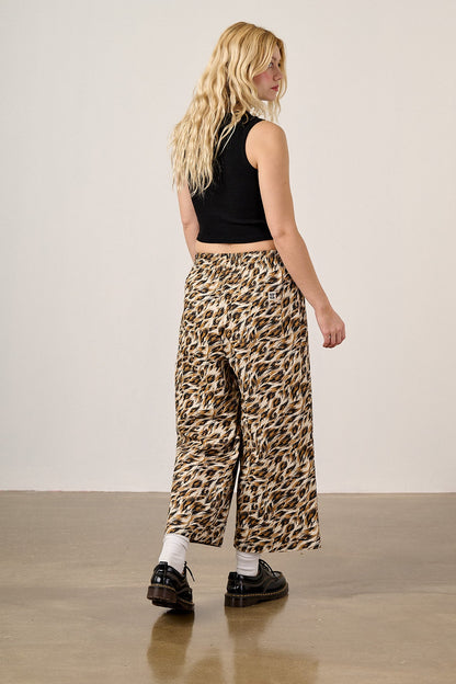 Chuck - Cotton Trousers in Leo Swirl