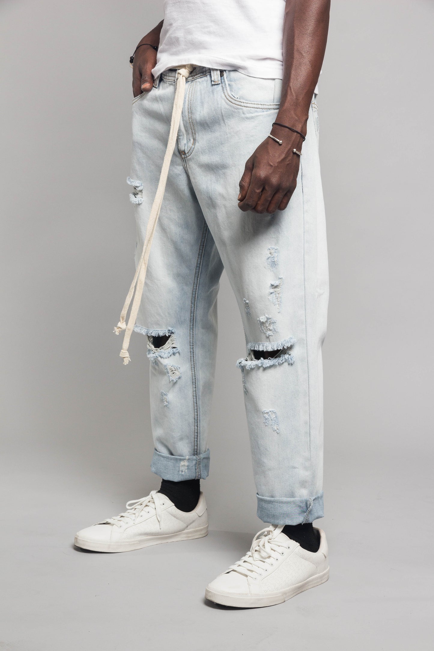 Distressed Cropped Jeans