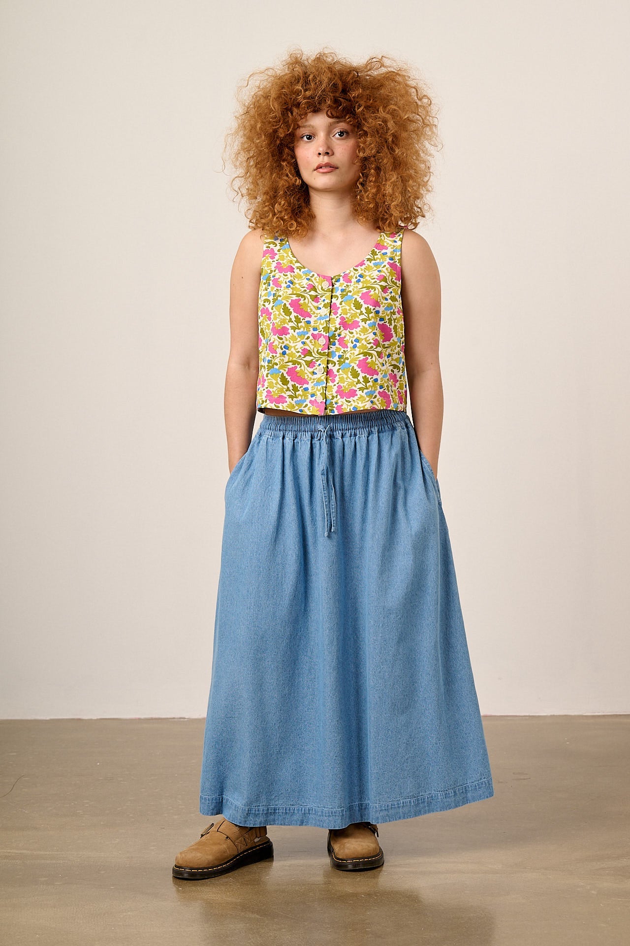 Etoile - Viscose Button Up Tank in Carnation Print