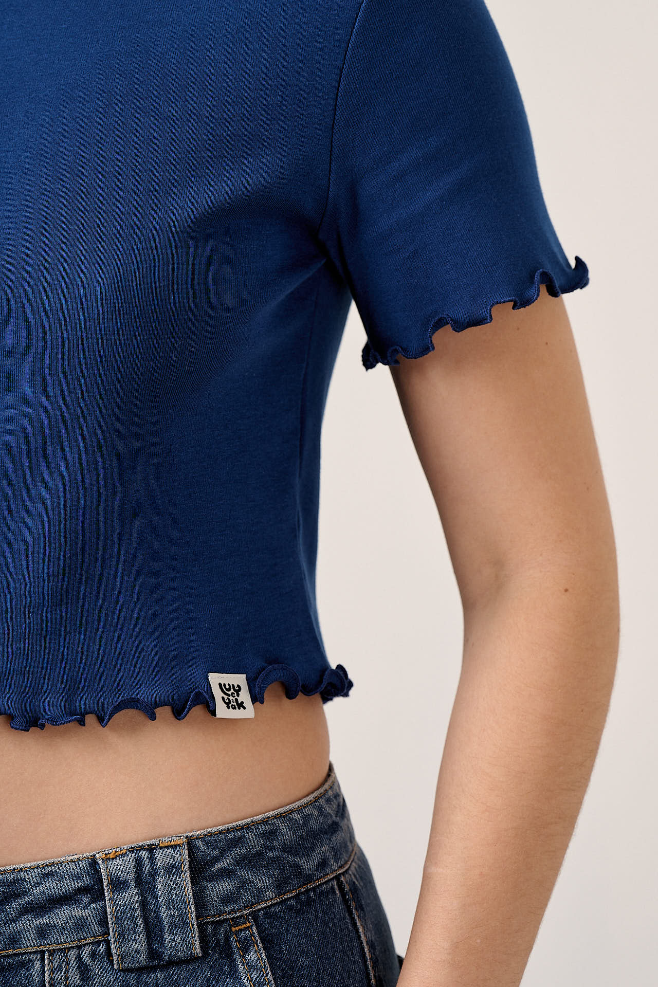 Greta - Cropped Cotton Top in Navy with Flower Embroidery