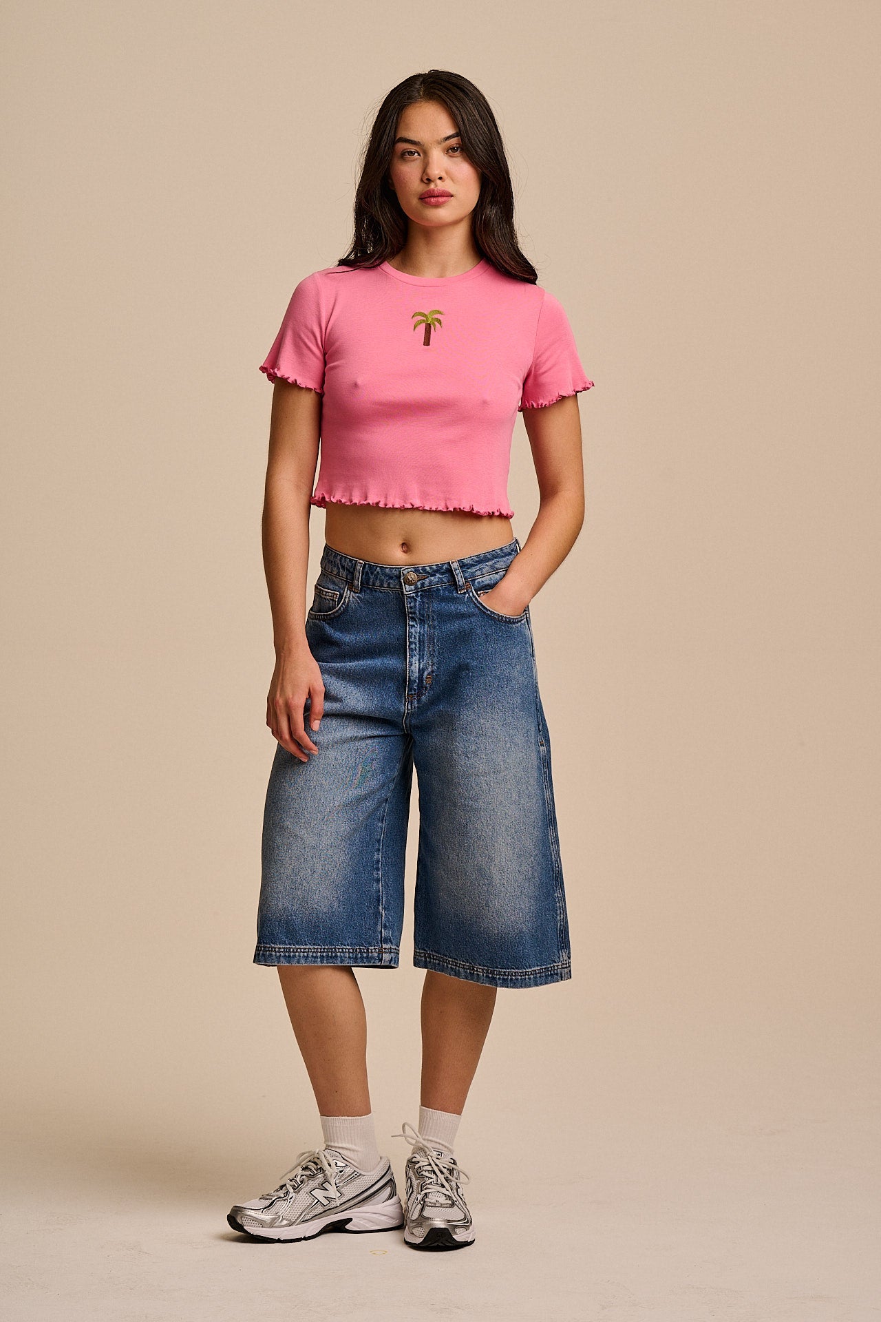 Greta - Cropped Cotton Top in Pink with Palm Embroidery