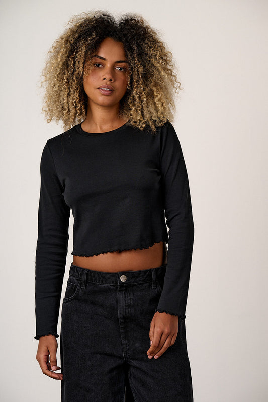 Hansel - Long Sleeve Cotton Crop Top in Black