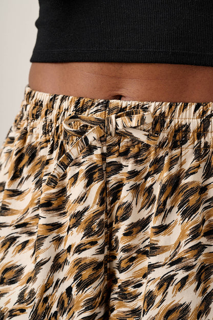 Charlie - Cotton Shorts in Leo Swirl