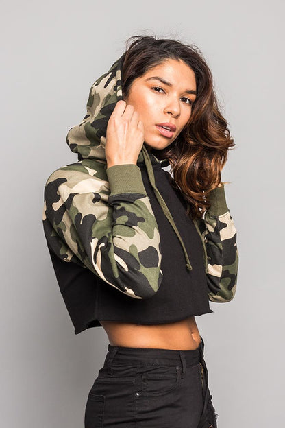 Women's Essential Cropped Long Sleeve Hoodie