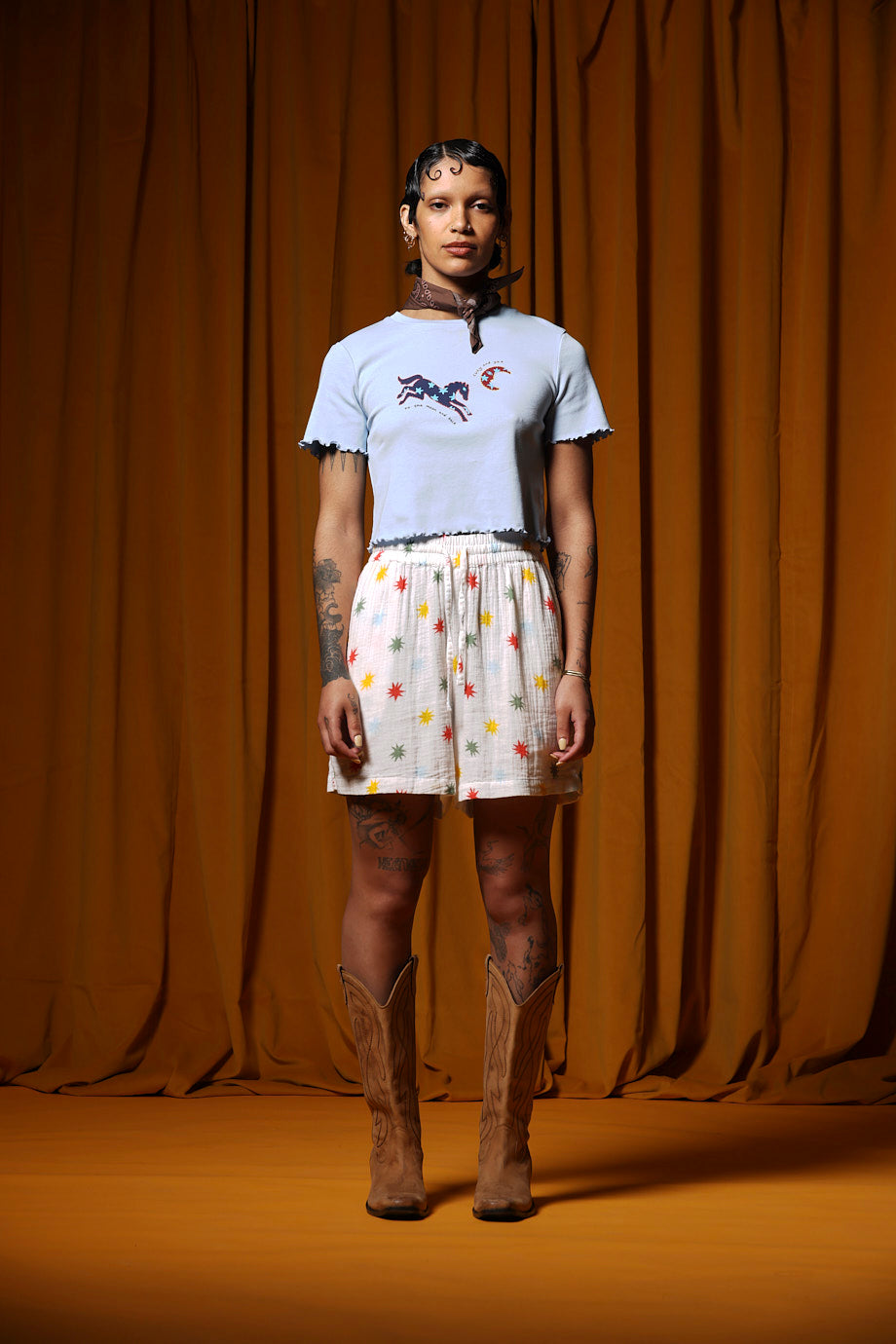 Charlie - Cotton Shorts in Ecru Cosmic Folk Stars