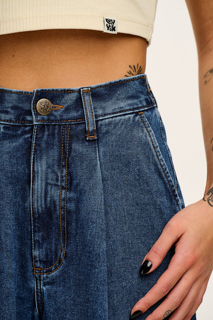 Cole - Wide Leg Denim Jeans in Mid Wash Blue