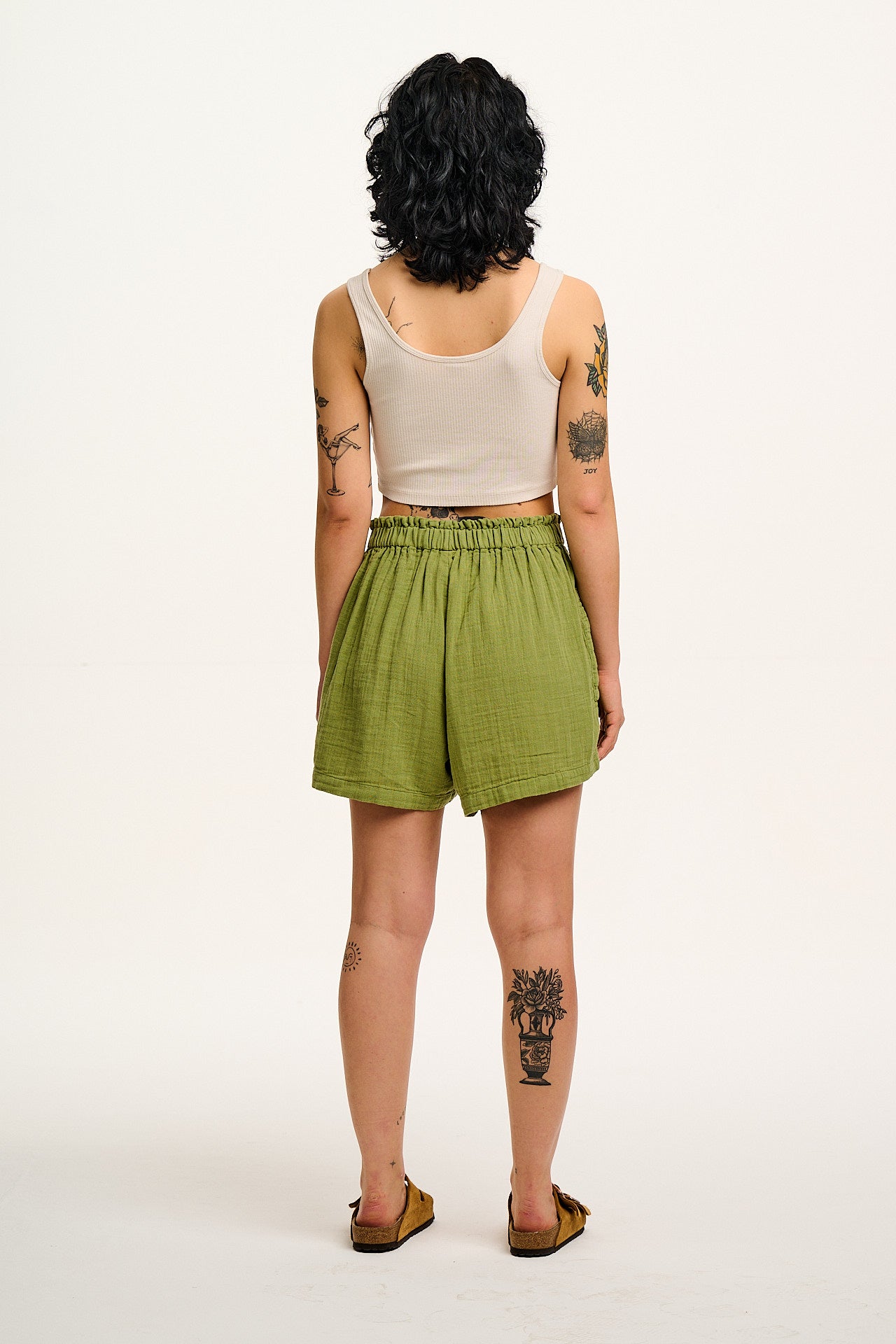 Sierra - Cotton Shorts in Herb Garden Green