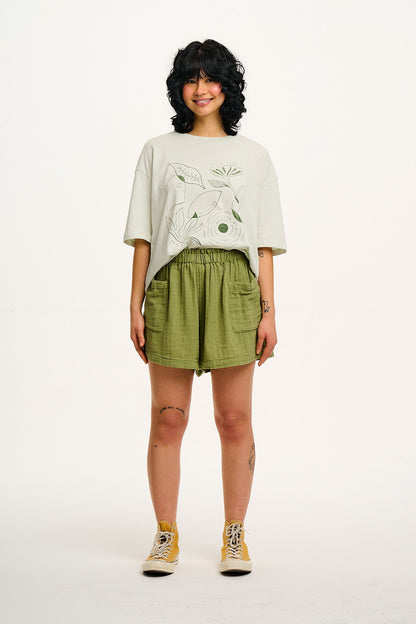 Sierra - Cotton Shorts in Herb Garden Green