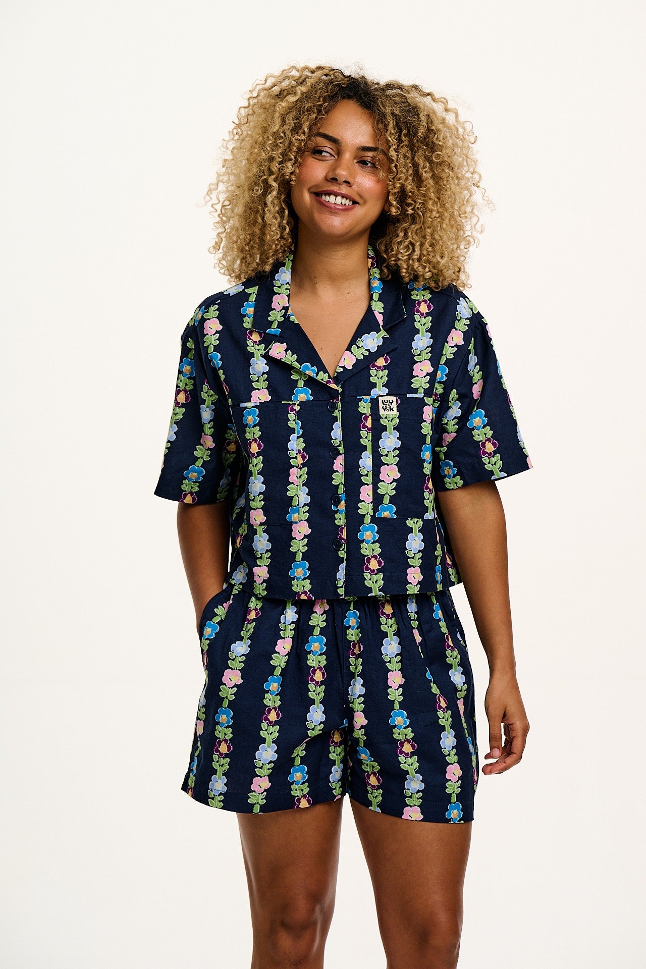 Jessie - Cotton & Linen Shorts in Navy Island Bloom Floral Print