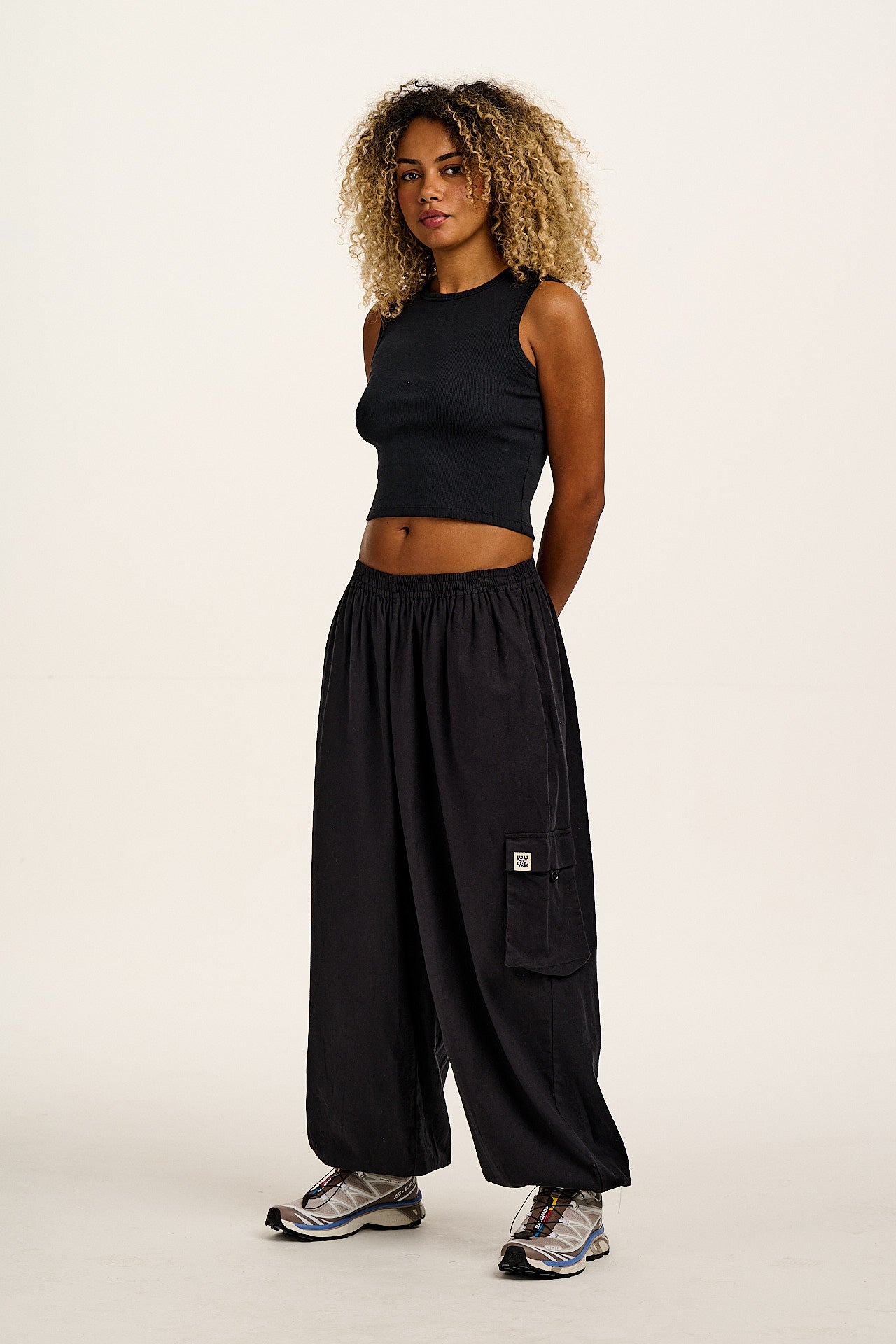 Rumi - Brushed Cotton Balloon Trousers in Black
