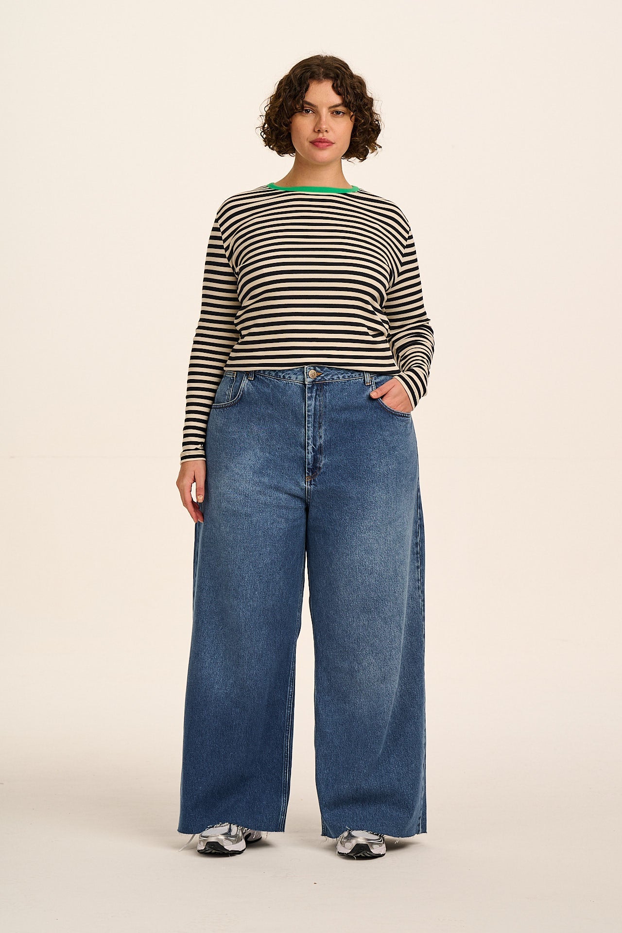 Carter - High Waisted Denim Jeans in Vintage Wash Blue