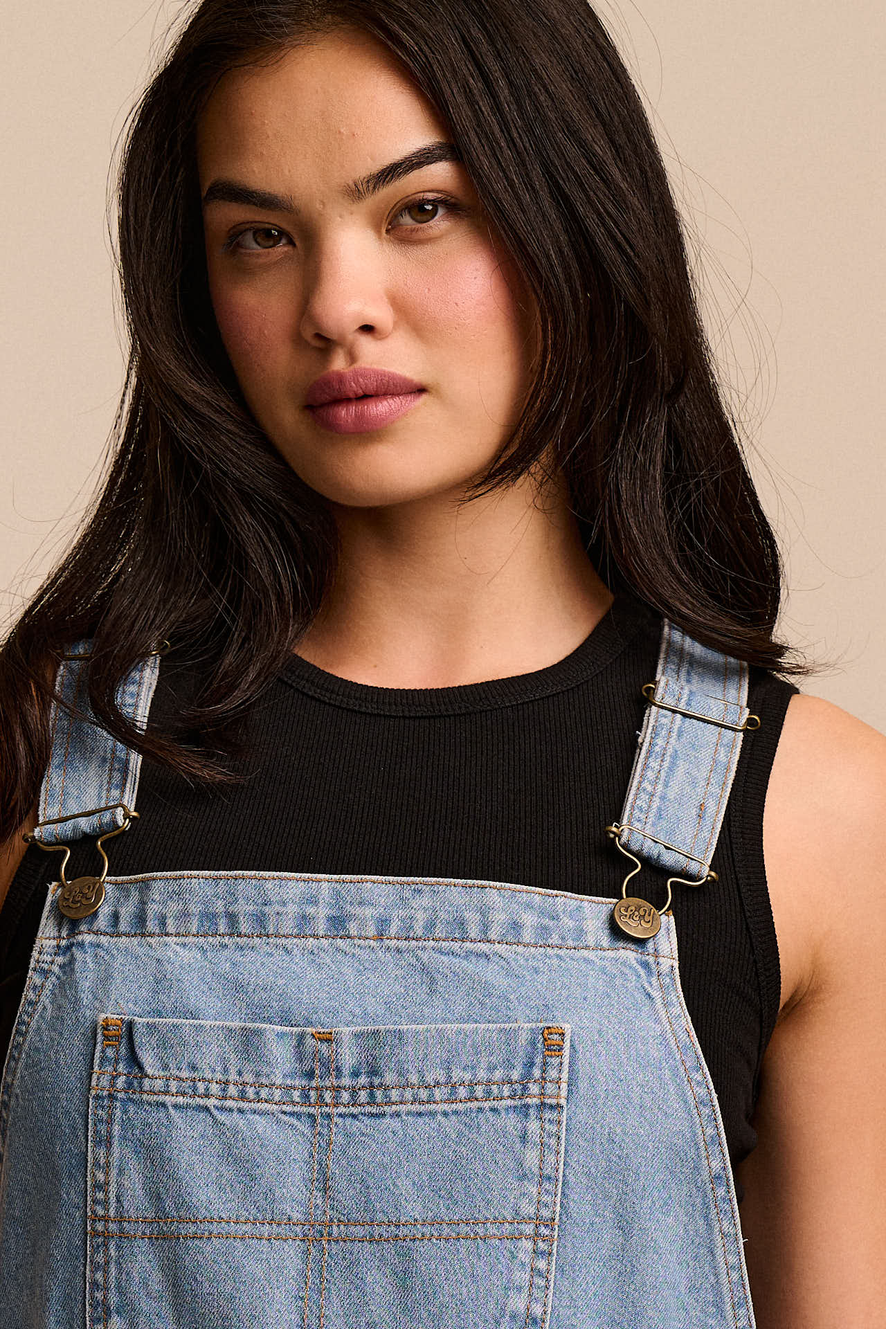 Jara - Denim Dungarees Shorts in Light Wash with Metal Clasps