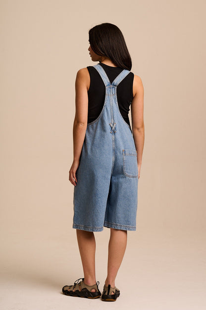 Jara - Denim Dungarees Shorts in Light Wash with Metal Clasps