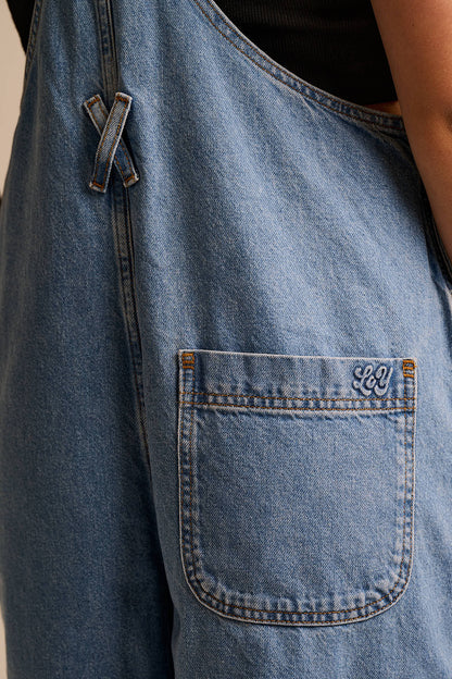 Jara - Denim Dungarees Shorts in Light Wash with Metal Clasps