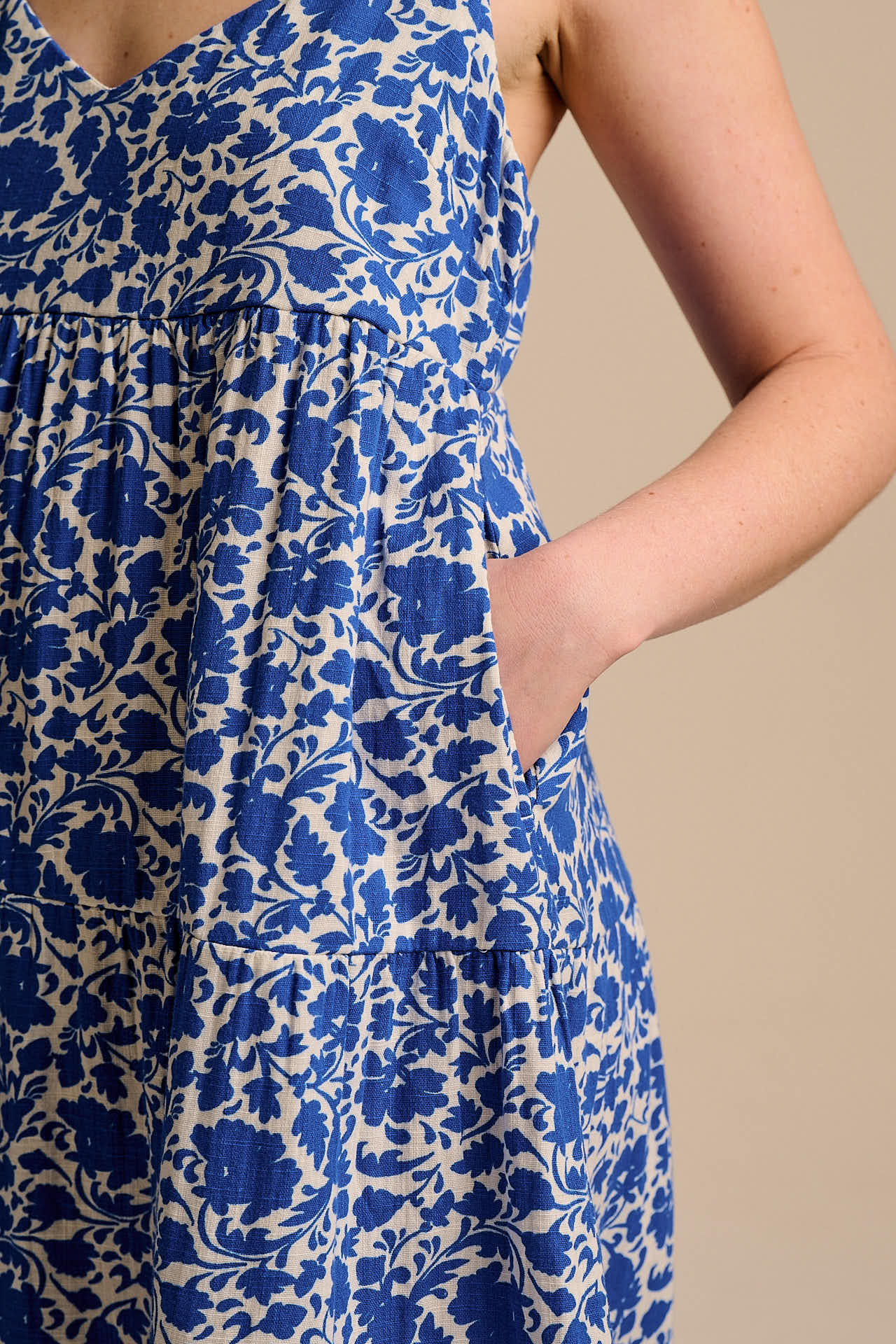 Mable - Cotton Dress in Blue Floral