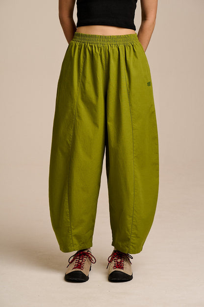 Obregon - Barrel Leg Cotton Trousers in Cypress Green