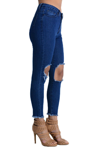 Women's Torn and Frayed Skinny Fit Jeans