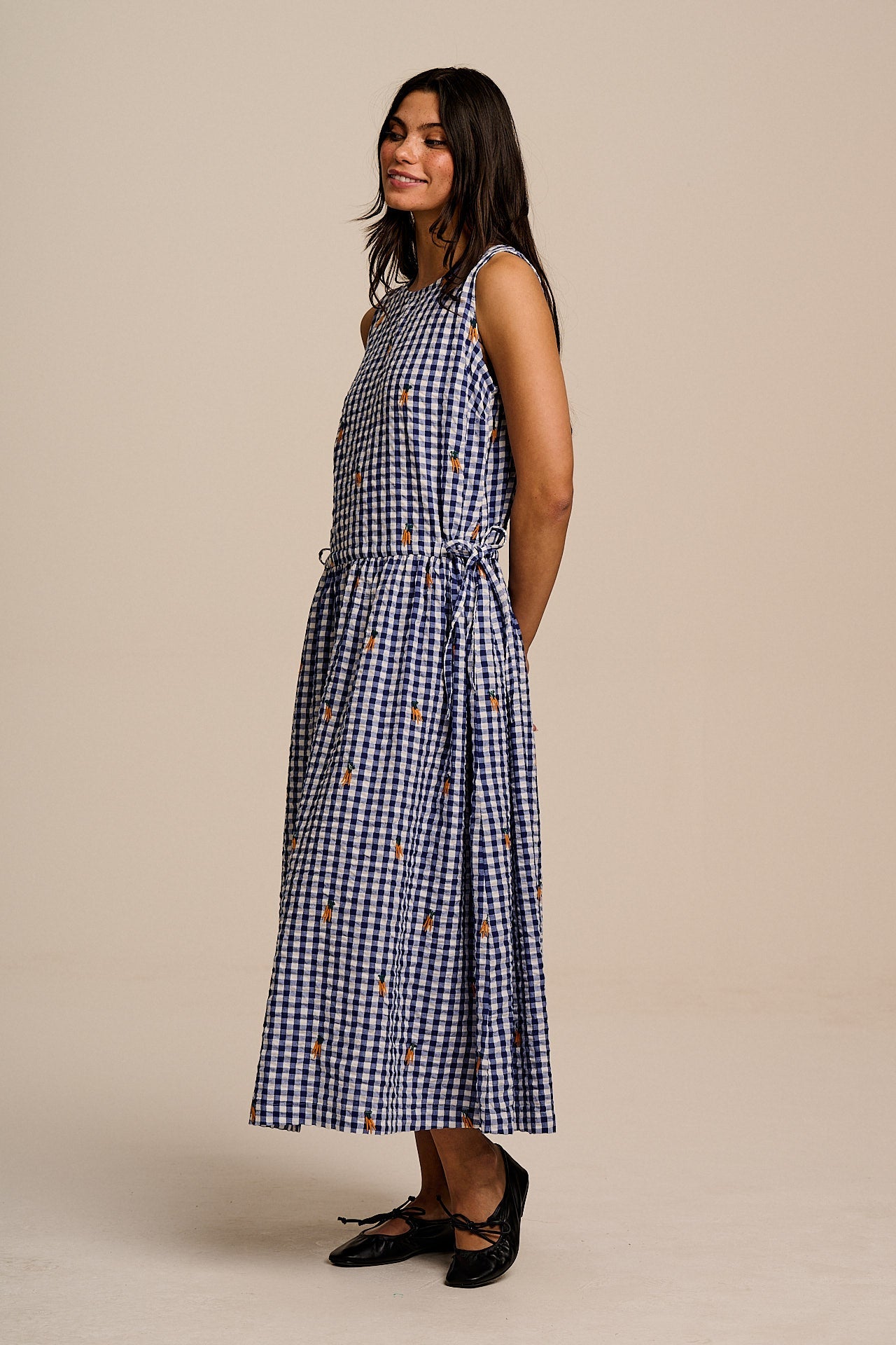 Sacha - Cotton Midi Dress in Gingham Carrot Embroidery