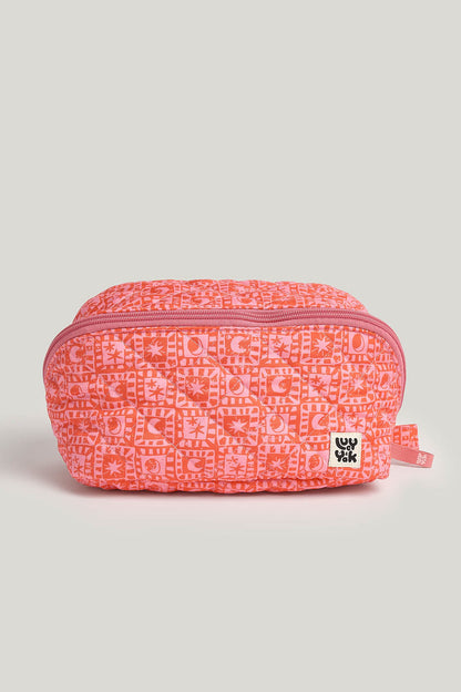 Makari - Expandable Washbag in Pink & Red Lunar Checkerboard