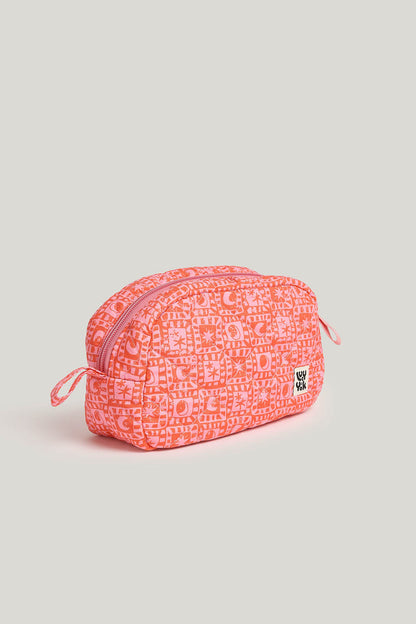 Malina - Washbag in Pink & Red Lunar Checkerboard