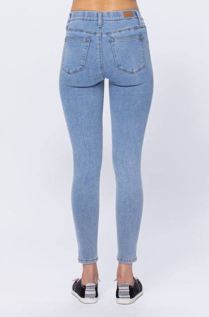 Judy Blue Skinny Pull-On Jeggings - Light Wash