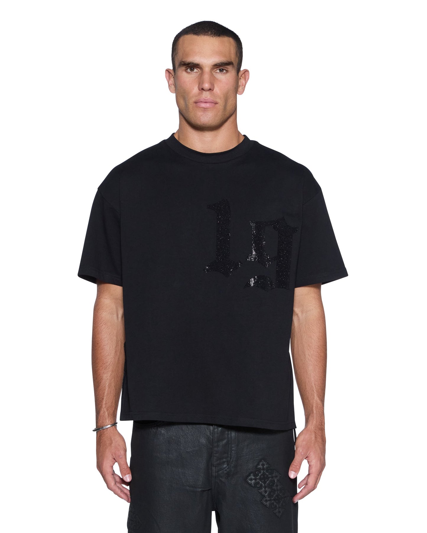 STARDOM EKCESS SS TEE JET BLACK CRYSTAL