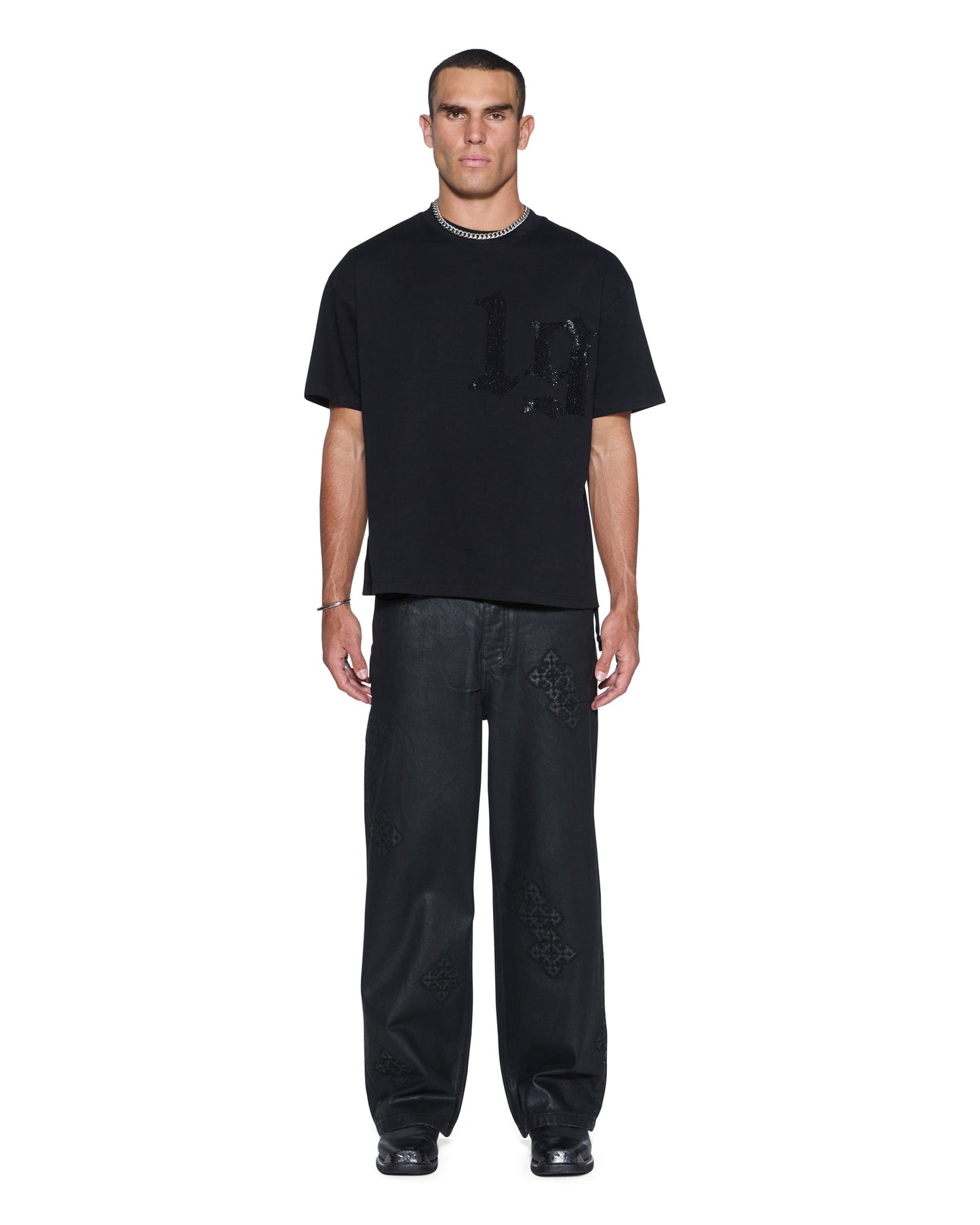 STARDOM EKCESS SS TEE JET BLACK CRYSTAL